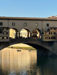 tiktok/instagram: @maricavescio  Ponte Vecchio, Florence, Florence aesthetic, Tuscany, ponte vecchio florence aesthetic, ponte vecchio florence, ponte vecchio firenze, ponte vecchio bridge, italy, italy aesthetic, bridge, slow life, romanticize your life, aesthetic photos, aesthetic life pictures, aesthetic life, romanticize life aesthetic, romanticizing life aesthetic pictures, slow life aesthetic, lifestyle aesthetic, photography aesthetic, vibes aesthetic, the art of noticing, the art of noticing aesthetic