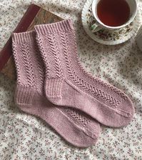 Ravelry: Elinor socks pattern by Ambrose Smith