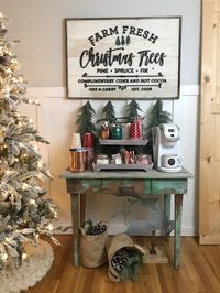 Set a hot cocoa bar for the holidays with these simple tips! #hotcocoa #coffeebar