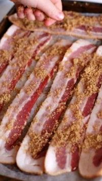 Million Dollar Bacon Recipe ~ Bacon with brown sugar, cayenne and red pepper flakes!