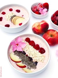 Recette Smoothie Bowl aux Pêches et Fruits Rouges