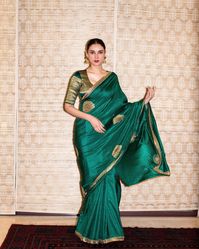 This jewel-toned number is just another addition to the Heeramandi actor’s collection of saris