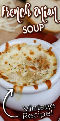 This EASY FRENCH ONION SOUP recipe is the perfect saltiness and spice. Gooey cheese and a fantastic taste. A classic, quick and delicious soup recipe. #frenchonionsoup #souprecipe #easysoup #onionsoup