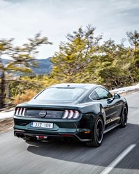 Ford Mustang Bullitt 2018 Engine: 5.0L V8 Power: 354 kW / 481 hp Torque: 569 Nm / 420 lb-ft Weight: 1,681 kg / 3,706 lbs 0-60 mph: 4.4 seconds Top Speed: 262 kph / 163 mph