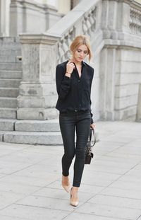 outfit ideas | outfit ideas for women | chic | black | simple | classy | woman | brands | style | shoes | street style | street fashion | parisian | urban | new york | outfits