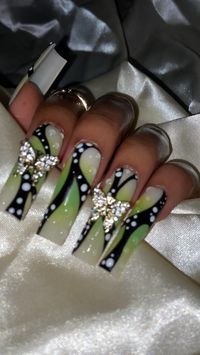 #butterflynails #greennails #nailart #nails #abstractnailart #aura #butterfly #pressonnails #nailtutorial #fyp #nailart #nailsoftheday #nailartideas #naildesign #nailsofinstagram #nails2inspire #explorepage #explore #nailsonfleek #nailswag #nailstagram