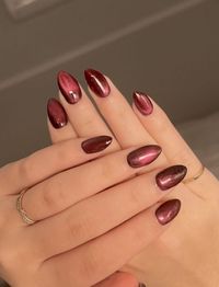 20 Stunning Fall Cat Eye Nail Ideas for 2024: Short, Red, Black, Almond, and Green Designs