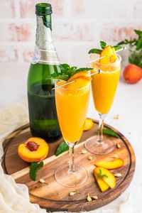 Perfect Peach Bellini Cocktail - Dish 'n' the Kitchen