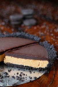 The BEST No-Bake Peanut Butter Pie recipe with NO cream cheese and NO cool whip!!!