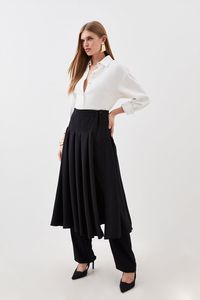 This Fashion-Forward Design Is The Ultimate Versatile Staple Piece. Featuring A Detachable Skirt Detail, These Tailored Crepe Pants Make A Sophisticated Workwear Or Evening Choice. Style With Black Heels For A Sleek Look.Tailored Crepedetachable Skirt Design