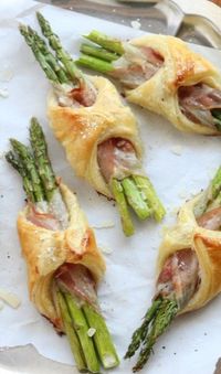 Asparagus, Pancetta and Puff Pastry Bundles perfect as an antipasto dish. Serve on our Farmtable Plank. #etúHOME  https://etuhome.com/