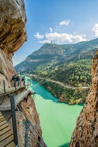 Caminito del Rey (Málaga) restaurado con una nueva plataforma sobre el antiguo sendero que estaba semi-derruido.