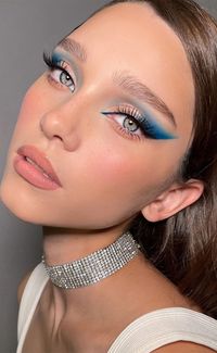 cool makeup ideas, cool makeup looks 2021, cool makeup looks easy, creative makeup looks 2021, cool makeup looks to try, creative makeup look ideas, makeup trends 2021, bright makeup look