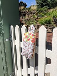 Bicycle Basket Pouch + Patchwork Stem Bag by Mountain Air Handmade | Fabric: Petals & Pedals by Jill Finley for Riley Blake Designs #rileyblakedesigns #jillfinley #petalsandpedals #sewing #quilting #fabric #sewingprojects #zipperpouch