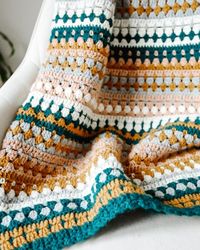 Stunning cloud blanket – Free crochet pattern - CJ Design Blog