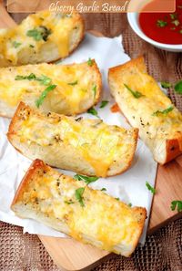 Easy Cheesy Garlic Bread - mmmm...