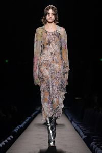 Dries Van Noten Fall 2023 Ready-to-Wear Fashion Show Collection: See the complete Dries Van Noten Fall 2023 Ready-to-Wear collection.