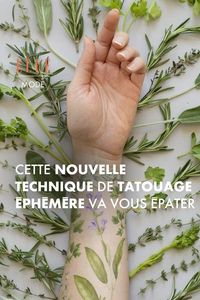 On le sait, depuis quelques années, les tatouages se sont plus que jamais démocratisés. Qu’ils soient petits, derrière l’oreille, sur la jambe, en manchette, permanents ou temporaires, on les voit partout. La dernière tendance qui se dessine sur les peaux depuis quelques semaines ? Le tatouage éphémère parfumé façon aquarelle ! Photos et explications.