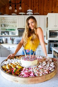 Epic FUNFETTI® Inspired Cake Board #funfetti #funfetticake #epiccakeboard #epicfunfettidessertboard