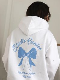 BONIEE is a clothing brand that seeks to capture daily life in goods with the slogan ‘stories are melted in our goods’.- Lovely ribbon graphic printing on the back- Soft touch cotton used hoodie- Great to match with any types of bottom- Comfortable to wear