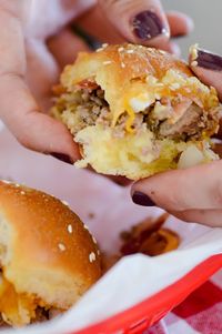 Easy Bacon Cheeseburger Sliders | Keat's Eats http://www.keatseats.com/2017/02/easy-bacon-cheeseburger-sliders.html?utm_campaign=coschedule&utm_source=pinterest&utm_medium=Keat%27s%20Eats&utm_content=Easy%20Bacon%20Cheeseburger%20Sliders%20%7C%20Keat%27s%20Eats