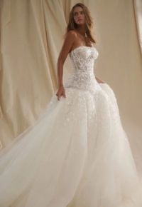 Drop Waist Wedding Dresses - Large Selection | Kleinfeld Bridal