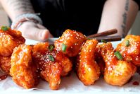 Sweet Chili Habanero Glazed Cauliflower Wings