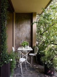 Terrace by Studio Peregalli. photo Simon Upton for ELLE DECOR