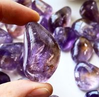 RETRAIN YOUR BRAIN · EMOTIONAL STABILITY MANTRA: "I effortlessly transform negative energy into positive energy." CRYSTAL: Ametrine, Tumbled GEOGRAPHY: Bolivia SPECS: Ethically Sourced SIZE: S 1/2” x 3/4” - M 3/4" x 1" - L 3/4" x 1 1/4" CHAKRA: Solar Plexus + Third Eye + Crown L I V E . T H E . Z E N . L I F E