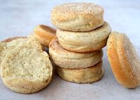 English Muffins - en nem og lækker opskrift på engelske muffins