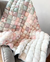 Claire Meola | Throwing it back to last summer when I finished this lovely ombré puff quilt. One of my favourite makes ever 💗 I love snuggling under this … | Instagram