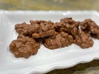 Crockpot Candy - Julia Pacheco