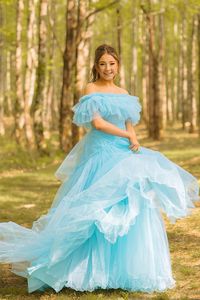 This elegant Off-Shoulder Tulle A-Line Empire Party Prom Dress combines style with comfort. The flattering A-Line design and empire waist accentuate your figure, while the off-shoulder neckline adds a touch of sophistication. Perfect for any formal event.