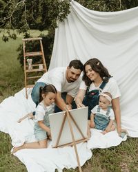 This session was so much fun! Love adding an element to the session that kids will enjoy!🥰♥️🎨 #paintphotography #paintphotoshoot #creativephotography #artist #authenticlovemag #unscriptedposingapp #gpresets #sonyphotography #familyphotography #photoshootideas #flphotographer #tampaphotography #tampaphotographers #sonyphotographer #sonyalpha