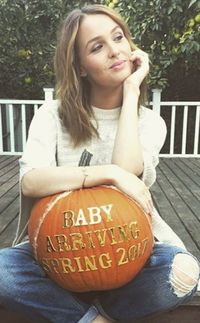 Camilla Luddington from Memorable Celebrity Pregnancy Announcements Just in time for Halloween, the Grey's Anatomy actress took advantage of the seasonal harvest to announce her first child was on the way.