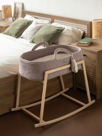 Hand-crocheted baby Moses basket of premium quality, made of OEKO-TEX® certified cotton and plywood by Anzy Home.