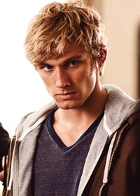 Alex Pettyfer