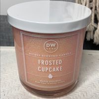 Bnwt. Frosted Cupcake Candle. Smells Amazing. 8.5 Oz