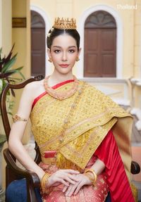 THAI CHAKKRAPHAT DRESS: Thai national costume | THAILAND 🇹🇭