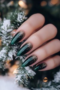 16 Pretty Christmas Glitter Nails To Try This Holiday Season