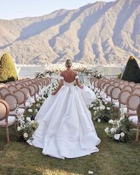 Wedding Forward™ | Bridal Blog on Instagram: "Pure bliss!😍✨⁠ ⁠ Photographer: @lostinlove_photography⁠ Dress: @pallascouture⁠ Venue: @villa_balbiano⁠ Bride & groom: @melanie._.james @blairjames_"