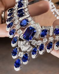 Sapphires have long been celebrated as regal stones, bringing bold depth and vibrancy to Graff’s high jewellery creations. #GraffDiamonds