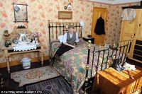 Man spends 6 years turning cottage into Victorian time capsule