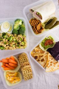 Back to School Lunch Ideas – 4 quick and easy lunches that are simple to prepare and can be enjoyed by children and adults. simplylakita.com #backtoschool #lunch