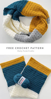 Free crochet pattern - Beginner Crochet Color Block Infinity Scarf by Daisy Farm Crafts. This is the perfect beginner-friendly project!