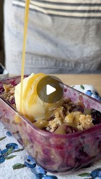 Essential Everyday on Instagram: "10 Minute Single Serving Blueberry Crisp in the microwave! 🫐 

This is the easiest dessert when you want a little something sweet, but don’t want to make a big mess in the kitchen. 

The filling is just 4 ingredients, and the buttery oat streusel topping is made with Essential Everyday quick 1 minute oats, brown sugar, butter, all purpose flour and a dash of cinnamon. 

Bookmark the RECIPE below 👇 and click the link in our bio to see where you can find Essential Everyday products in a store near you! 

RECIPE:

Filling:

1 1/2 cups blueberries 
1 tbsp Essential Everyday light brown sugar 
1 tsp Essential Everyday cornstarch 
1/4 tsp Essential Everyday cinnamon

2 tbsp Essential Everyday unsalted butter, softened
2 tbsp Essential Everyday light brown suga