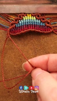 How to make macrame earrings step by step #makramee #macrame #macramê #macramé #macramè #macramechile #macramejewelry #macramepulsera #macramebracelet #macramebrazalete #craft #colors #tutorial #diy #macramearetes #earrings #diyaretes #diyearrings #panal #rejilla #aros #aretes #zarcillos #colorido #colorful #tejido #micromacrame