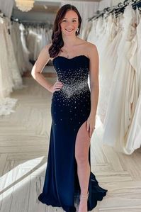 This elegant Sweetheart Strapless Empire Beaded Mermaid Party Prom Dress is the perfect choice for any special occasion. The sweetheart neckline and empire waist will flatter any body type, while the intricate beading adds a touch of glamour. Feel confident and stylish in this timeless dress.