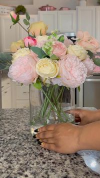 How to create a realistic floral arrangment with glue.