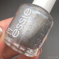 Making Spirits Bright - @essie Winter 2019 Let It Bow Collection. So in the bottle this color looks way darker than the white one, but…